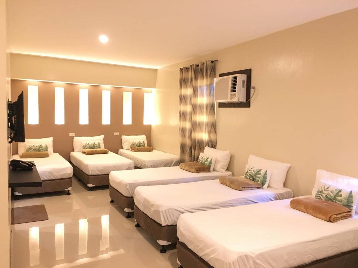Eon Centennial Resort Hotel & Waterpark Илоило Экстерьер фото