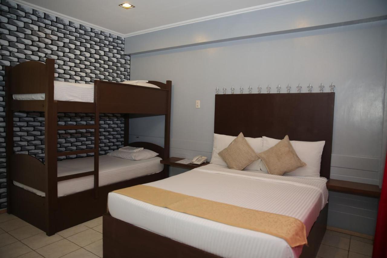 Eon Centennial Resort Hotel & Waterpark Илоило Экстерьер фото