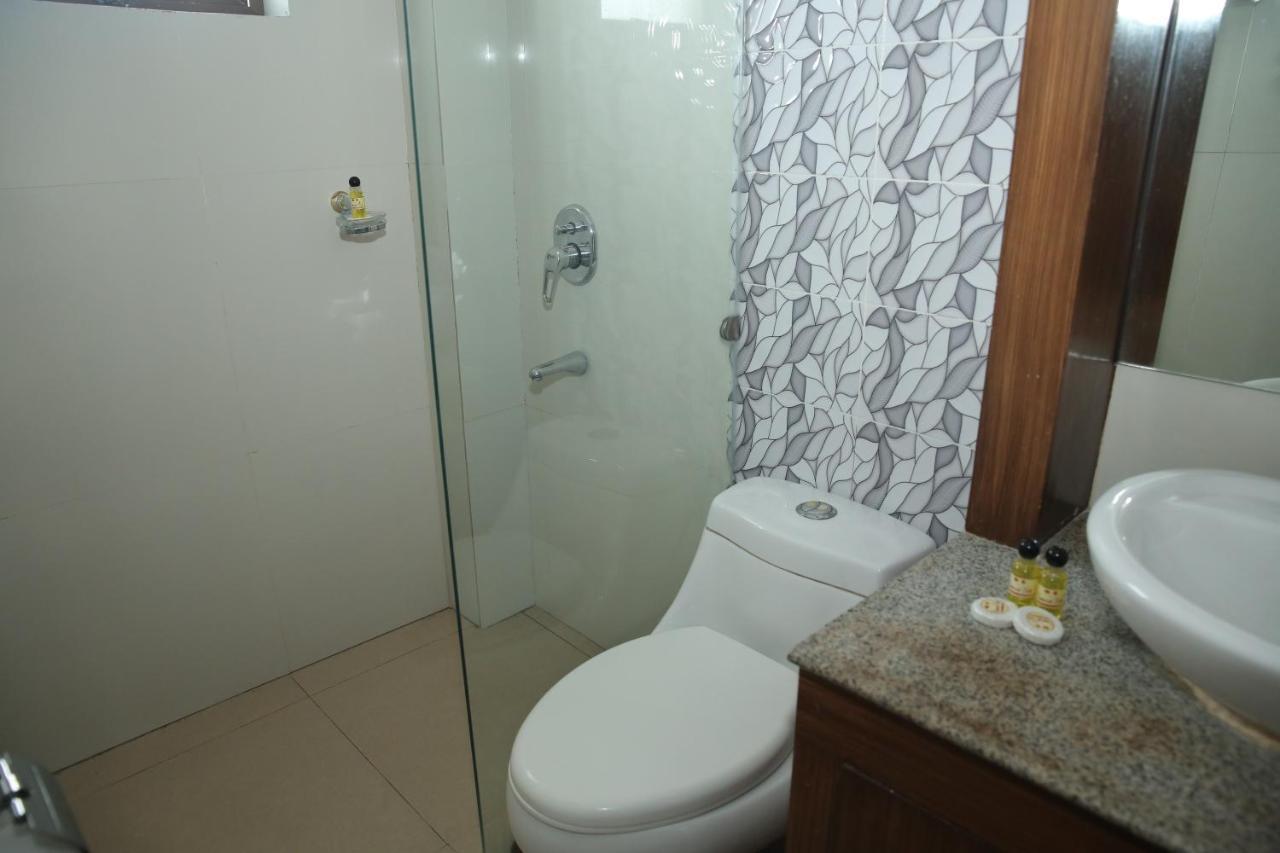 Eon Centennial Resort Hotel & Waterpark Илоило Экстерьер фото